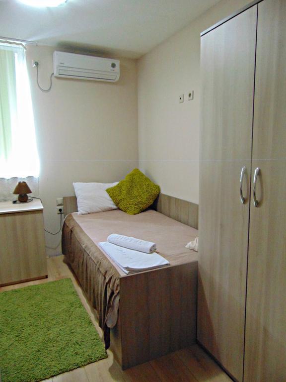 Garni Hotel Tri O Kragujevac Room photo