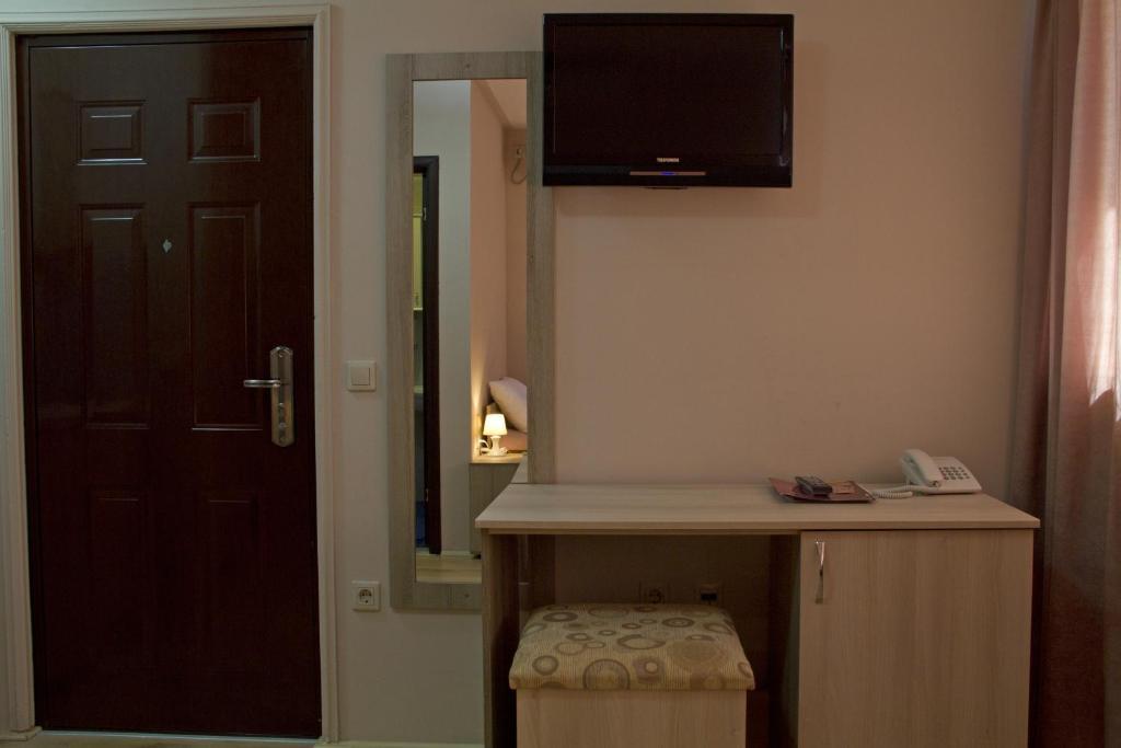 Garni Hotel Tri O Kragujevac Room photo