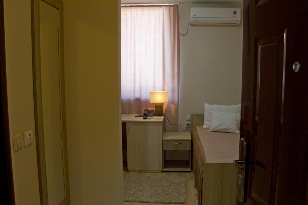 Garni Hotel Tri O Kragujevac Room photo